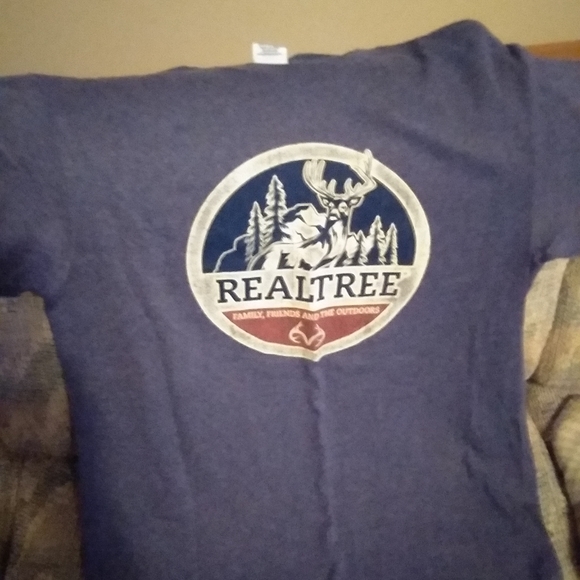 Shirt - Picture 2 of 3